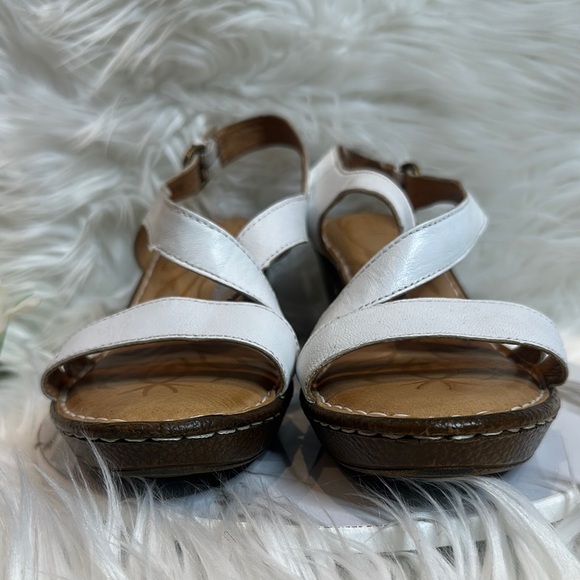 EUC Born White and Brown Wedge Leather Sandals with Padded Footbed, 10M - Picture 4 of 14